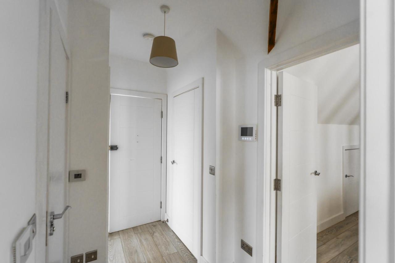 Top Floor Apartment High Street Kensington Londra Esterno foto