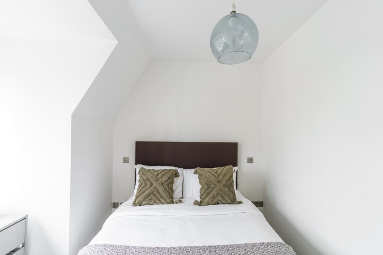 Top Floor Apartment High Street Kensington Londra Esterno foto