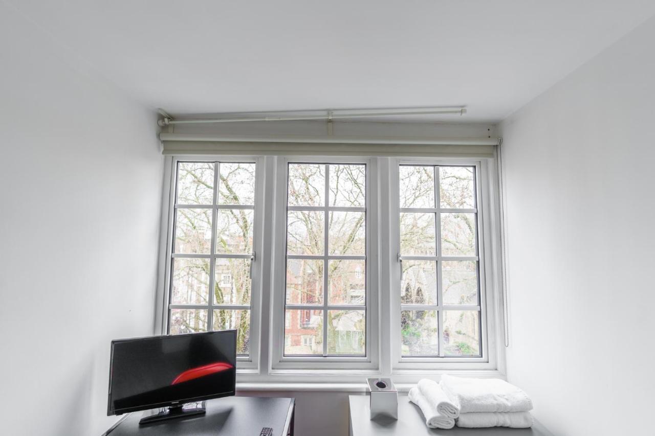 Top Floor Apartment High Street Kensington Londra Esterno foto